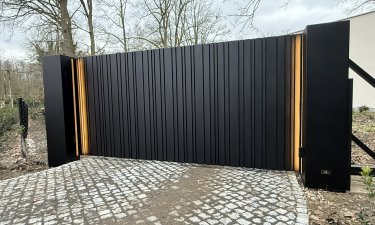 Design schuifpoort met LED-Line — Linter